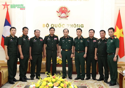 Thượng tướng Phùng Sĩ Tấn tiếp đoàn Cục Công binh Lào